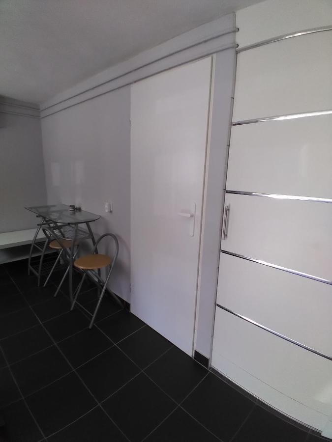 Pokoje Goscinne U Oksany Łagów 外观 照片